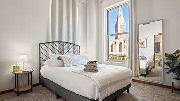 2 habitaciones, tabla de planchar con plancha, wifi y ropa de cama