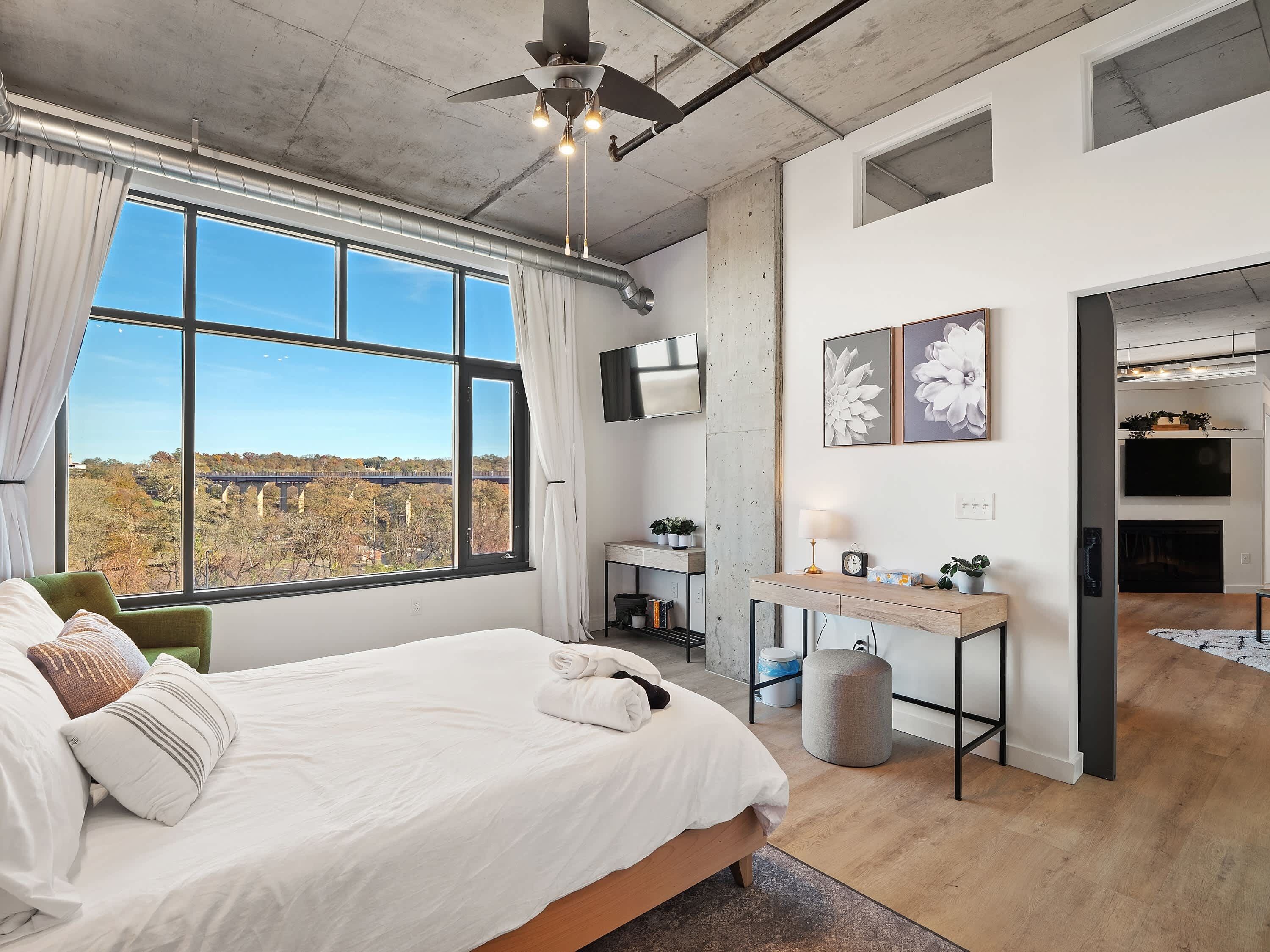 2 bedrooms, desk, iron/ironing board, travel crib