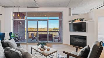 TV, fireplace, offices