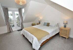 3 quartos, ferros/tábuas de passar roupa, berço de viagem, Wi-Fi