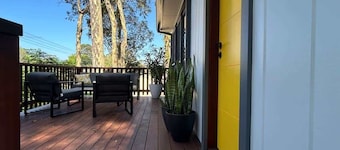 Coastal Chillout at Mossy
