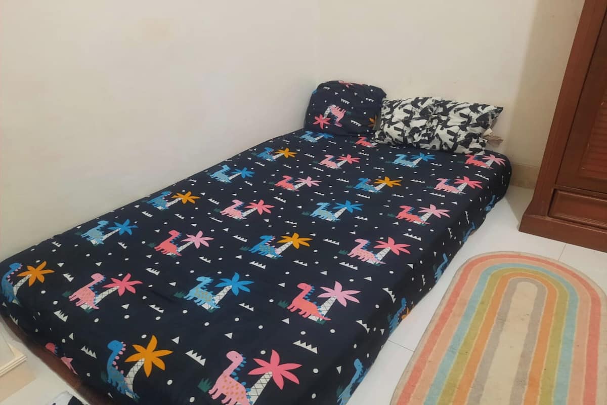 Kamar Double Standar | Wi-Fi gratis dan seprai linen