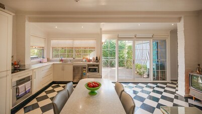 Bluebird Cottage - Charm & character