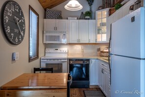 Refrigerador, microondas, horno, lavavajillas
