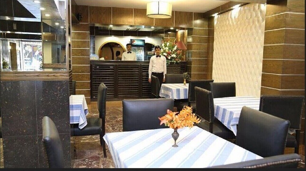 Hotel Sarawan by null