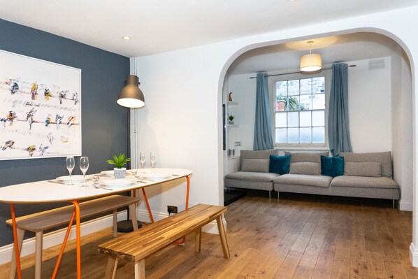 Interior - Glenfall Place - Cheltenham - 2 Bed Home - Sleeps 6 (Cheltenham)