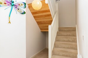 Interior - Innsworth House - Gloucester 4 Bed Home - Parking - Garden (Longlevens)