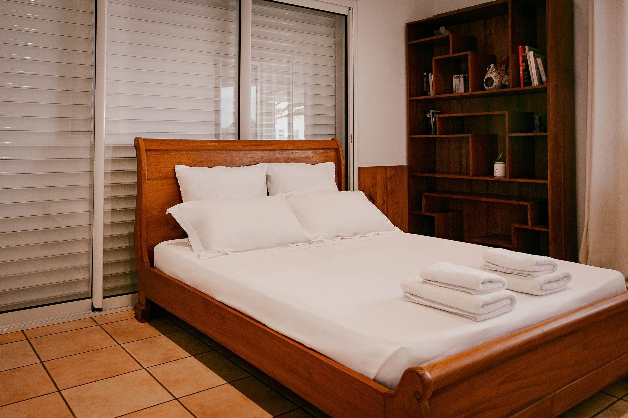 2 bedrooms, iron/ironing board, free WiFi