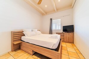 2 bedrooms, iron/ironing board, WiFi, bed sheets