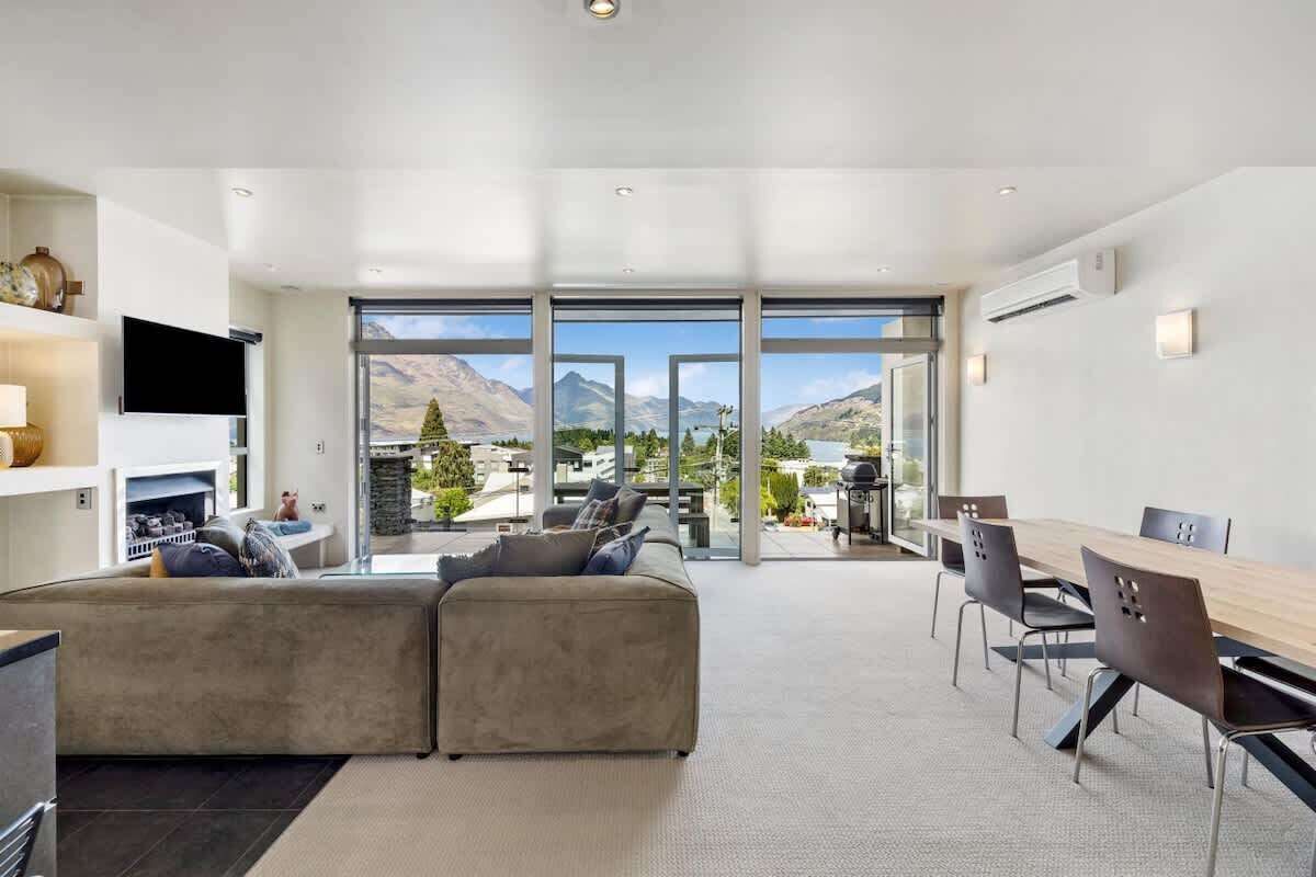 TV, fireplace, offices