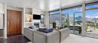Vailmont Villa, Central Queenstown