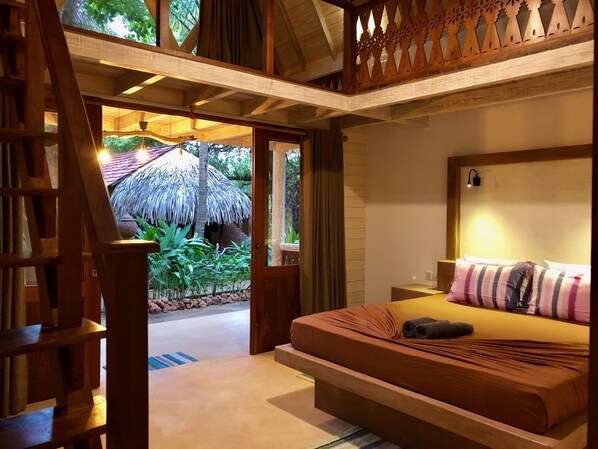 Luxury Suite, Multiple Beds, Bathtub, Garden View