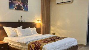 Free WiFi, bed sheets - INKOVA (Lagos)