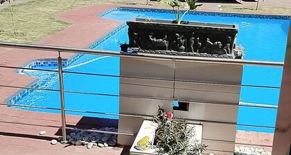 OĂ LA TRANQUILLITĂ, L'ĂLĂGANCE ET LA BEAUTĂ RESTENT <CHEZ SOI LOIN DE CHEZ SOI>