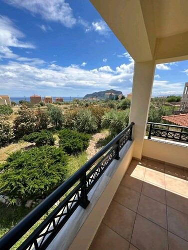 Cosy villa, close to the castle of Monemvasia. Ideal for family and friends.