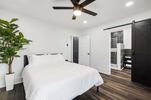 4 soverom, strykejern/-brett, reiseseng for barn og wi-fi