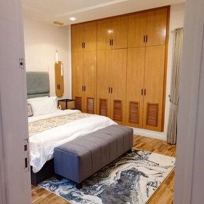 3 habitaciones, tabla de planchar con plancha y wifi gratis