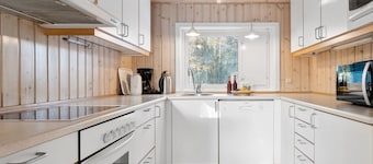 "Ellynor" - 600m from the sea by Interhome