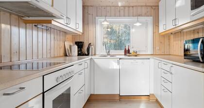 "Ellynor" - 600m from the sea by Interhome