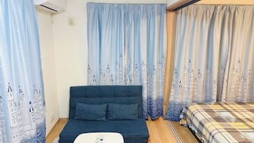 4 bedrooms, desk, free WiFi, bed sheets