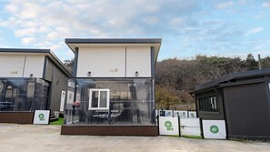 Basic Room, 1 Bedroom (Malti104) | 1 bedroom, free WiFi - Anmyeondo Town 1967 Dog Pool Villa (Taean)