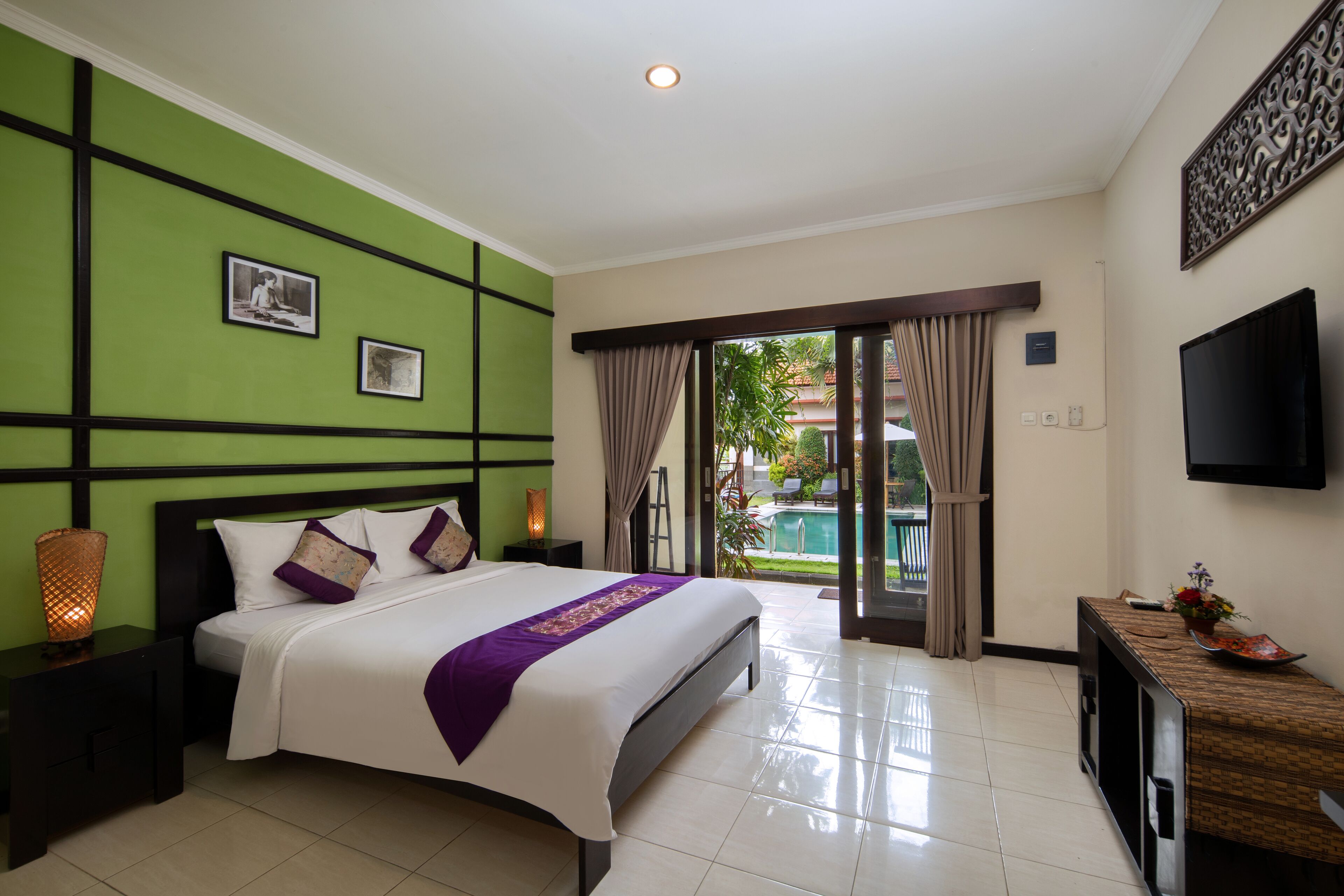 مكتب وتجهيزات عازلة للصوت وواي فاي مجانًا