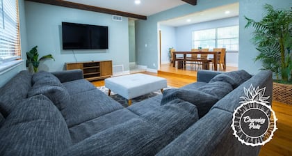 Winter Park Charmer - Heated Pool Home - Close to everything