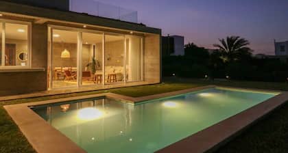 w* | Modern 4BR Villa with Private Pool in Paracas