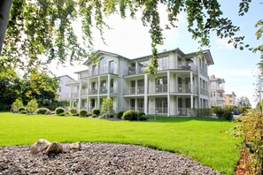 Exterior - Moderne Ferienwohnung mit Eigener Sauna und Balkon - Villa Pauline Fewo 06 (Göhren (Ostseebad))