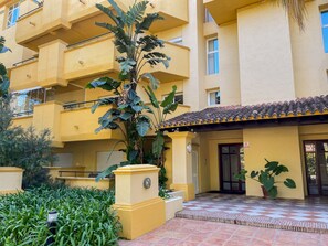 Exterior detail - Green Life Village . (Marbella)