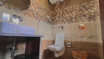 Deluxe Room | Bathroom