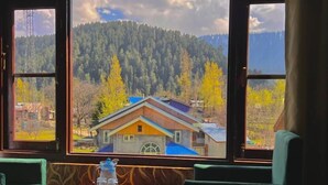 Deluxe Room | WiFi (free), bed sheets - Sarwa Cottage (Baramula)