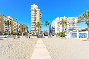 Beach - Club Maritimo Front line Beach Apartments (Fuengirola)