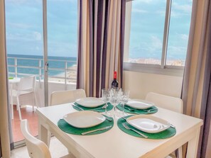 Dining - Club Maritimo Front line Beach Apartments (Fuengirola)