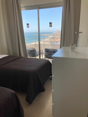 1 bedroom, iron/ironing board, travel crib, free WiFi - Club Maritimo Front line Beach Apartments (Fuengirola)