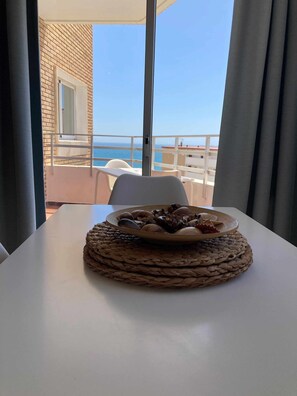 Dining - Club Maritimo Front line Beach Apartment (Fuengirola)