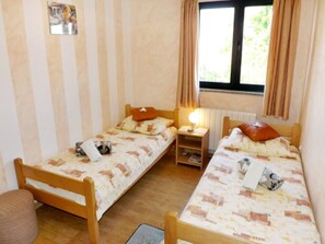 2 bedrooms, free WiFi, bed sheets