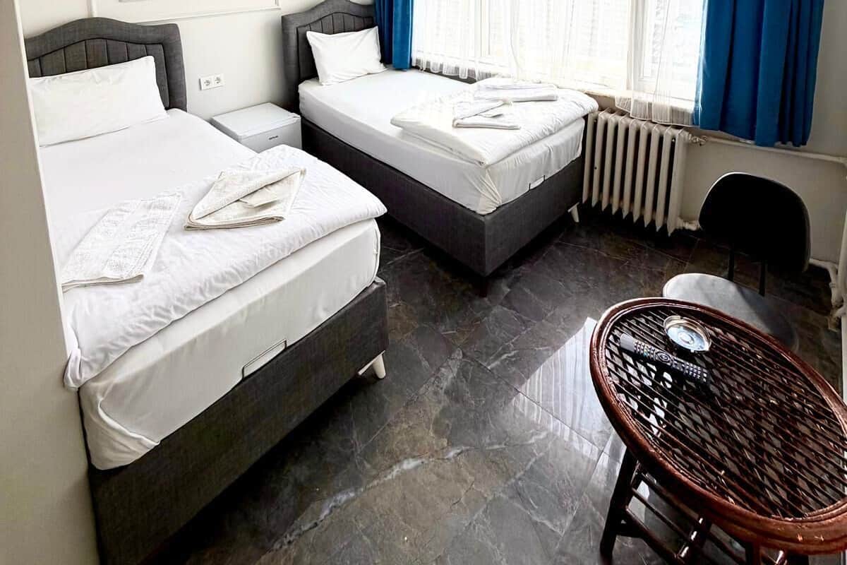 Camera Standard con 2 letti singoli | Biancheria da letto di alta qualità, Wi-Fi gratuito, lenzuola