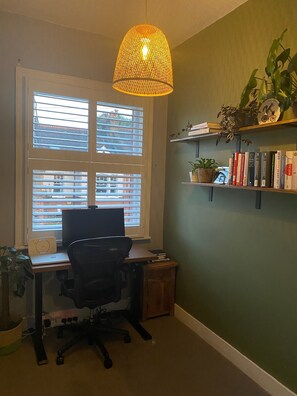 Interior - Spacious and homely flat perfect for a couple (London)