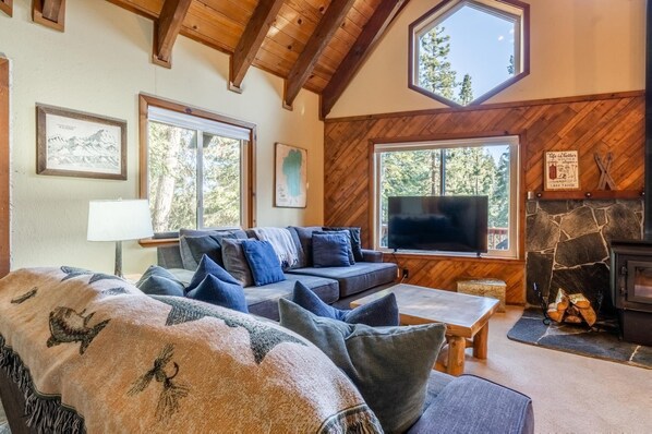 TV, fireplace, DVD player, stereo