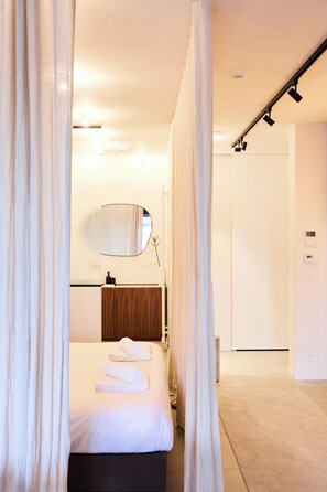 1 chambre, fer et planche à repasser, Wi-Fi gratuit, draps fournis