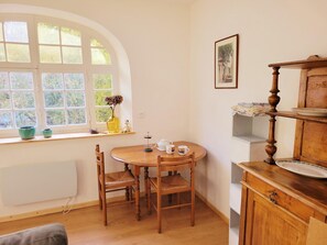 Dining - Maison de Charme au Calme (Villeneuve-sur-Bellot)