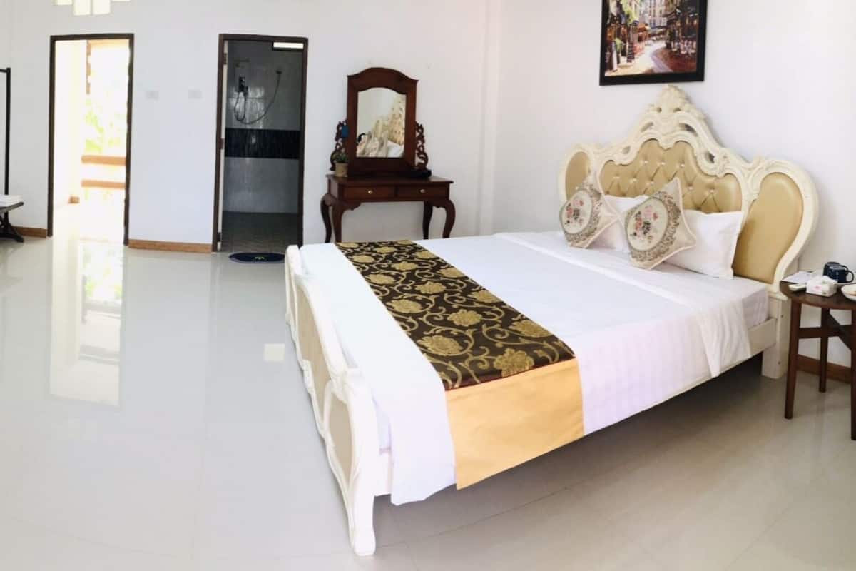 Panoramic Double Room, Balcony, Mountain View | Desk, bed sheets