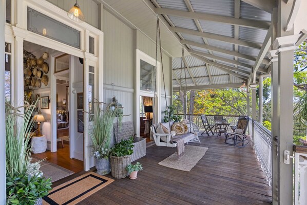 Terrace/patio - Forget Me Not Cottage: Ideal for 14 Guests (Bald Knob)