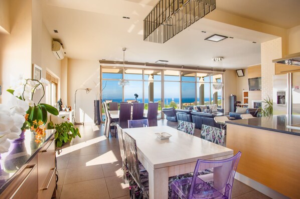 Dining - Great sea view villa with heated pool in Agia Marina (Agia Marina, Chania)