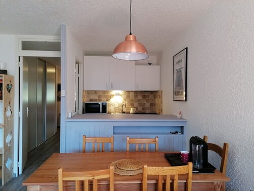 Spacieux 2 pièces rénové, 6 pers, balcon, proche pistes et centre Pra Loup