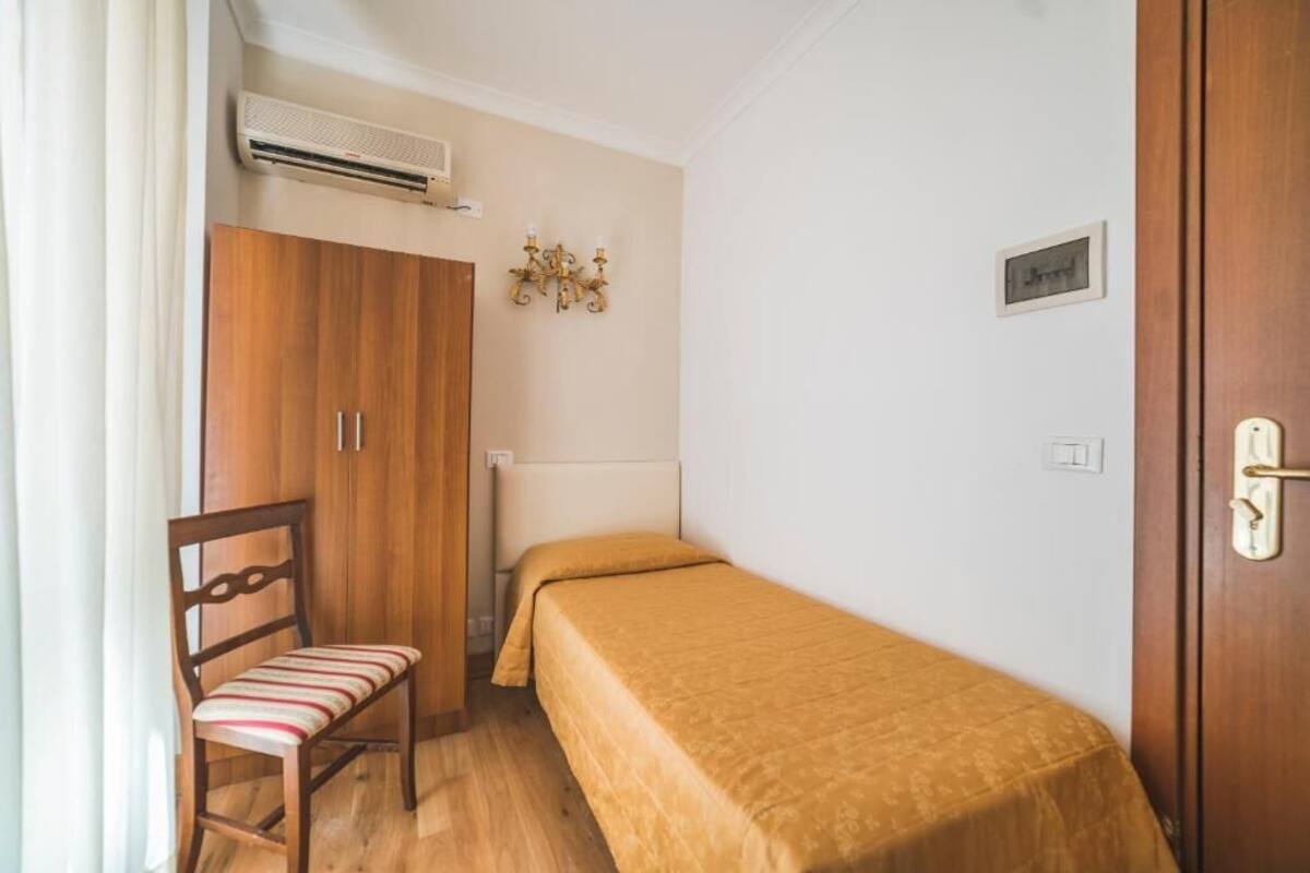 Standard Single Room | Minibar, desk, free WiFi, bed sheets