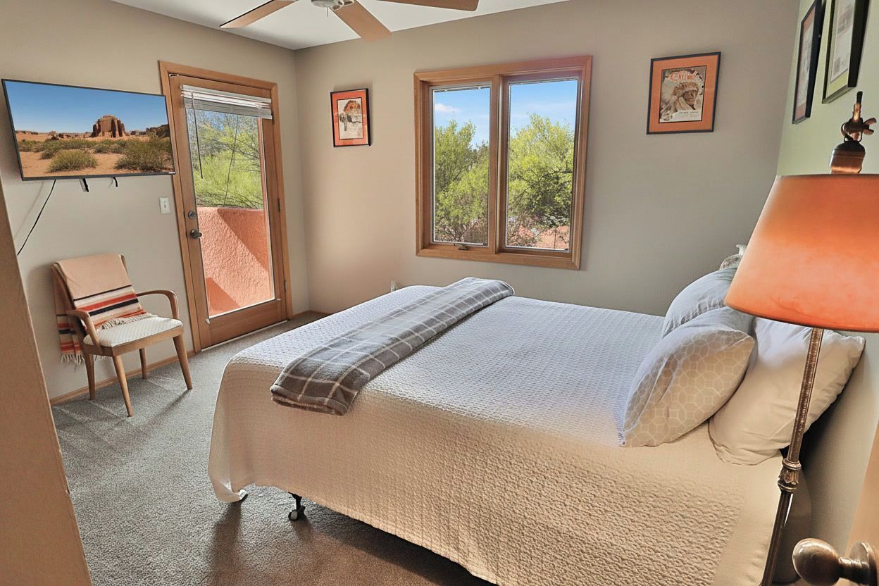 4 makuuhuonetta, työpöytä, silitysrauta/-lauta, ilmainen Wi-Fi