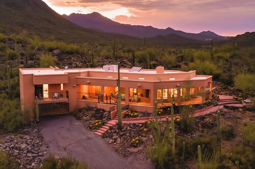 Desert Paradise at Trails End with beautiful desert and mountain views