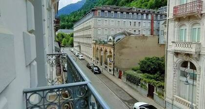 2-bedroom apartment sleeping 4 in Cauterets center with elevator